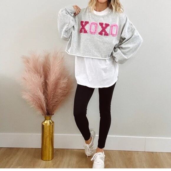 altar d state Xoxo Cropped Sweatshirt - Picture 2 of 12